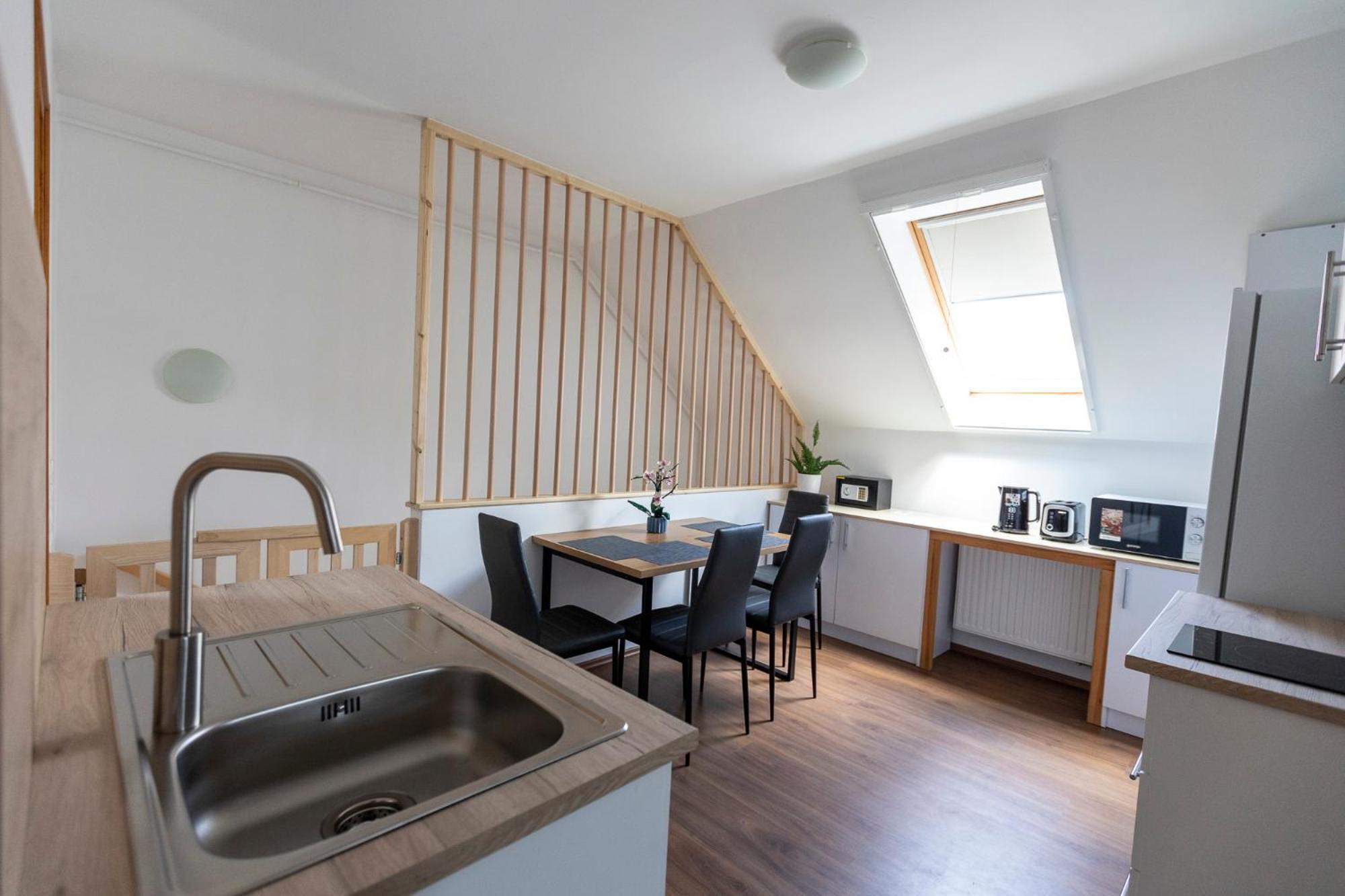 Park Apartman Sarrod Exterior photo