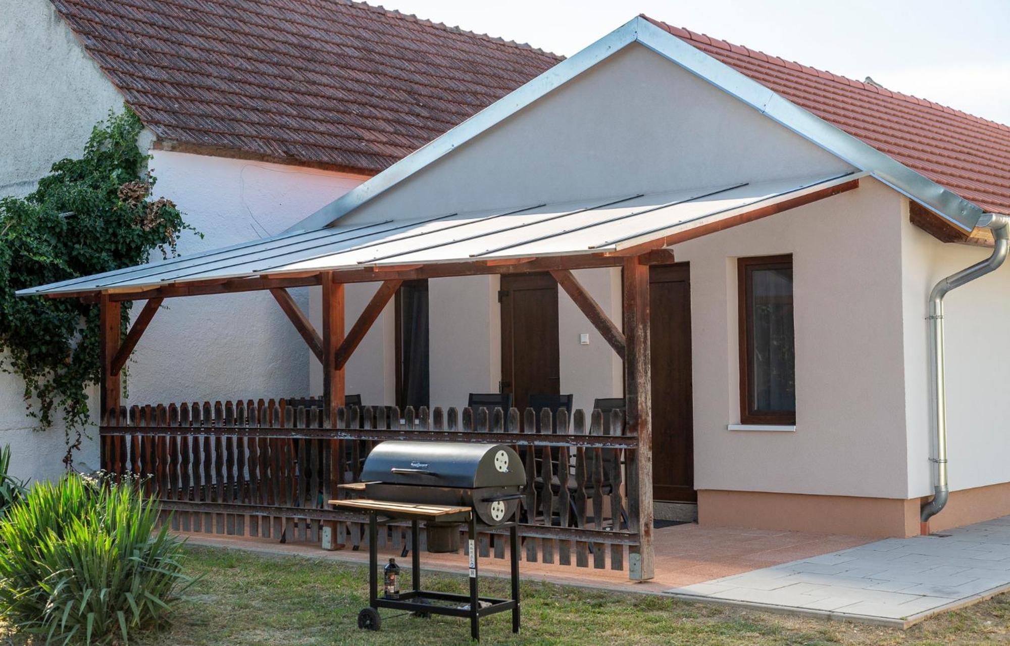 Park Apartman Sarrod Exterior photo