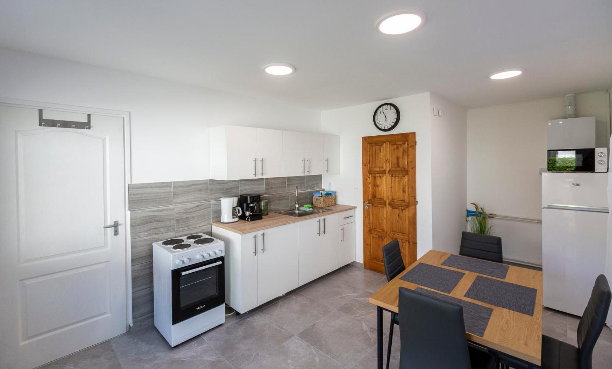 Park Apartman Sarrod Exterior photo
